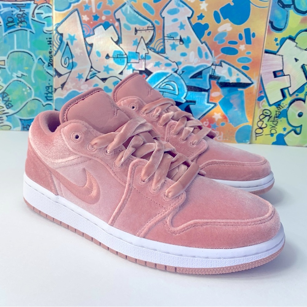Nike Air Jordan 1 Low SE Pink Velvet Women’s 7.5